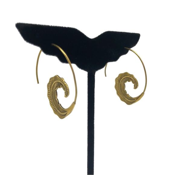 SPIRAL Floral Leaf Pull Through Hoop Earrings - Picture 3 of 5